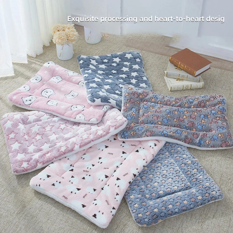 Calming Pet Mat - Flannel Pattern Sleeping Dog / Cat Bed