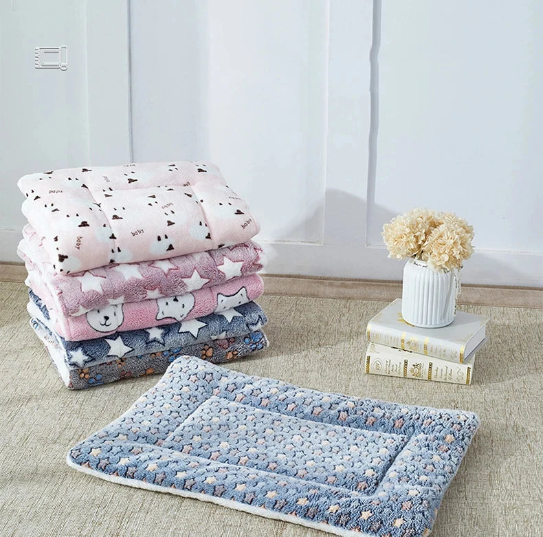 Calming Pet Mat - Flannel Pattern Sleeping Dog / Cat Bed