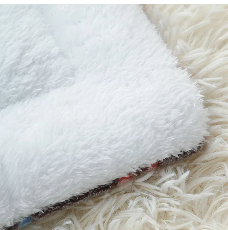 Calming Pet Mat - Flannel Pattern Sleeping Dog / Cat Bed
