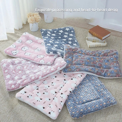 Calming Pet Mat - Flannel Pattern Sleeping Dog / Cat Bed